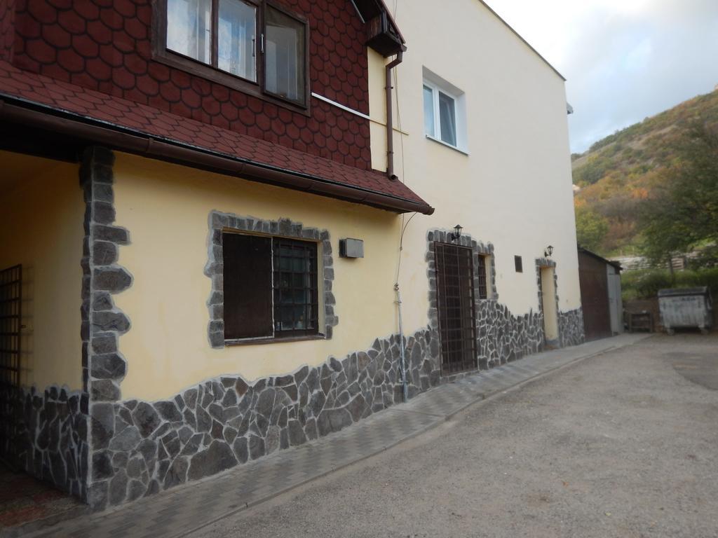 Penzion A Restauracia Pod Hradom, Turna Nad Bodvou المظهر الخارجي الصورة