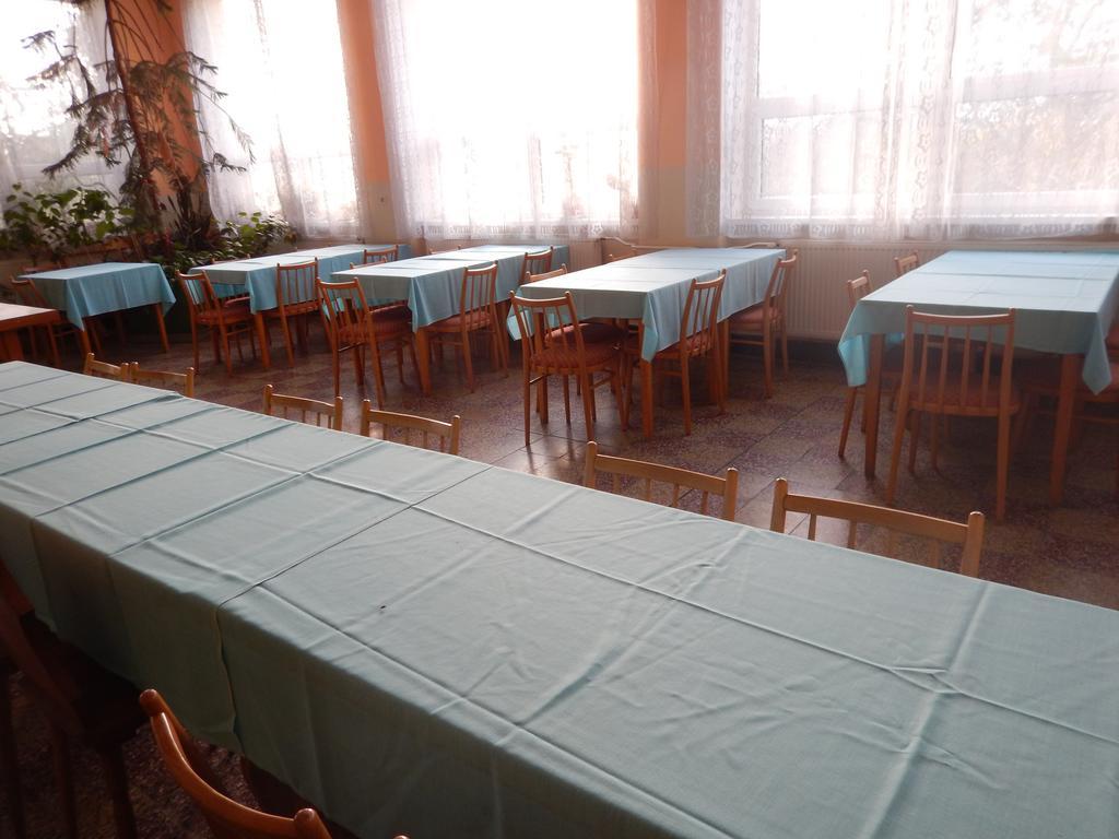 Penzion A Restauracia Pod Hradom, Turna Nad Bodvou المظهر الخارجي الصورة